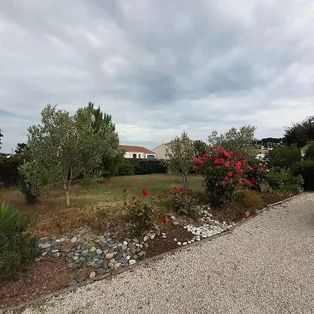 Lumineux Dans La Coulee Verte A Gilles Croix De Vie 아파트