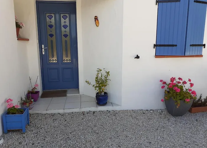 Lumineux Dans La Coulee Verte A Gilles Croix De Vie *