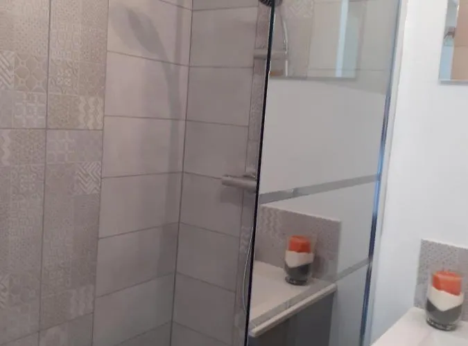 Lumineux Dans La Coulee Verte A Gilles Croix De Vie سانت جيل كروا دي فيي