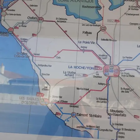 Lumineux Dans La Coulee Verte A Gilles Croix De Vie * Saint-Gilles-Croix-de-Vie