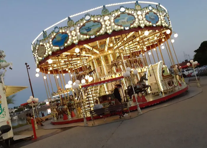 Lumineux Dans La Coulee Verte A Gilles Croix De Vie * Saint Gilles Croix de vie